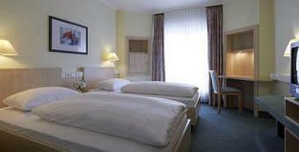 фото отеля Intercity Hotel Hamburg Altona