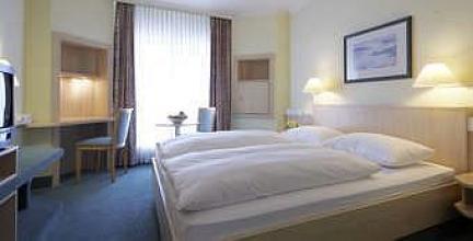 фото отеля Intercity Hotel Hamburg Altona