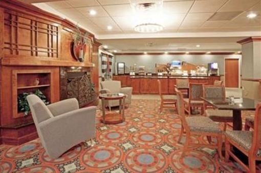 фото отеля Holiday Inn Express Hotel & Suites Petersburg