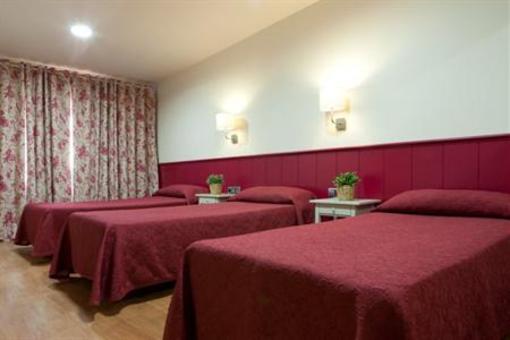 фото отеля Hostal Matheu