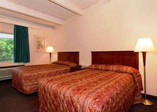 фото отеля Econo Lodge Inn & Suites Binghamton