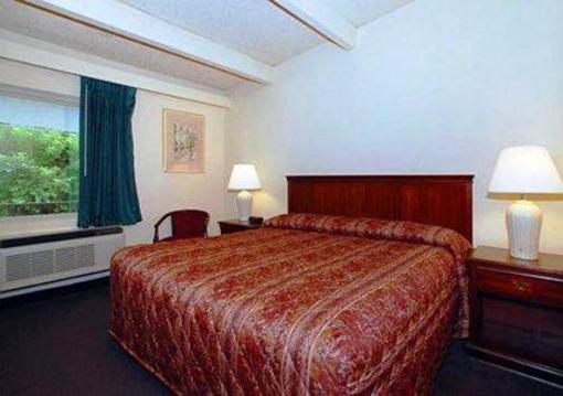 фото отеля Econo Lodge Inn & Suites Binghamton