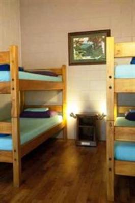 фото отеля Dougies Backpackers Resort