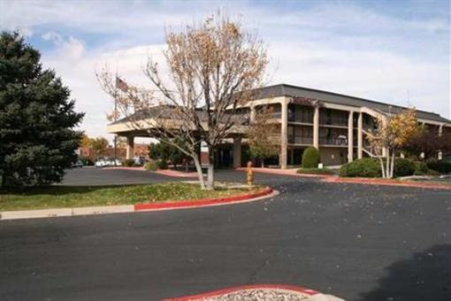 фото отеля Baymont Inn And Suites Albuquerque