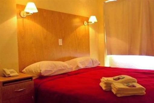 фото отеля Juramento de Lealtad Townhouse Hotel