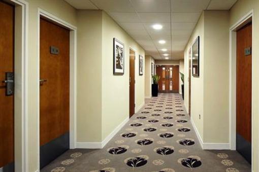 фото отеля Oakwood House Maidstone