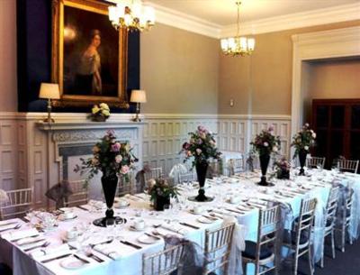 фото отеля Oakwood House Maidstone