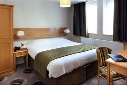фото отеля Oakwood House Maidstone