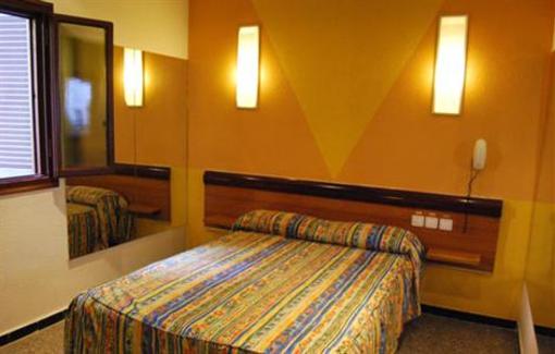 фото отеля Hostal Radio Barcelona