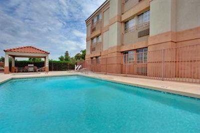 фото отеля Candlewood Suites Phoenix Tempe