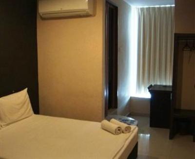 фото отеля Smart Hotel Wangsa Maju