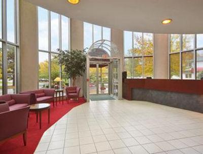 фото отеля Ramada Hotel & Conference Center
