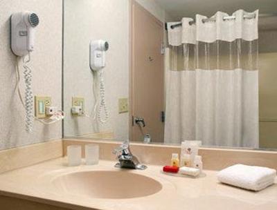 фото отеля Ramada Hotel & Conference Center
