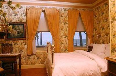 фото отеля Dorymans Oceanfront Inn