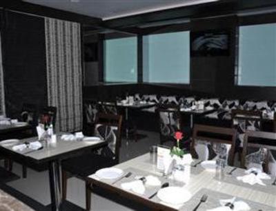 фото отеля Hotel Sitara Grand