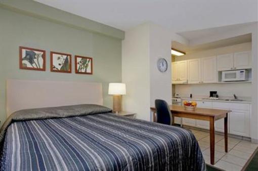 фото отеля Extended Stay Deluxe Hotel West Palm Beach