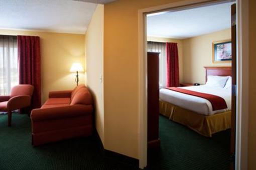 фото отеля Holiday Inn Express Hotel & Suites West Brooksville