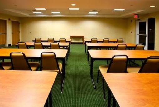 фото отеля Holiday Inn Express Hotel & Suites West Brooksville