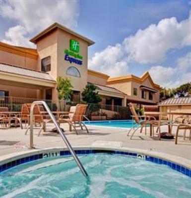 фото отеля Holiday Inn Express Lompoc