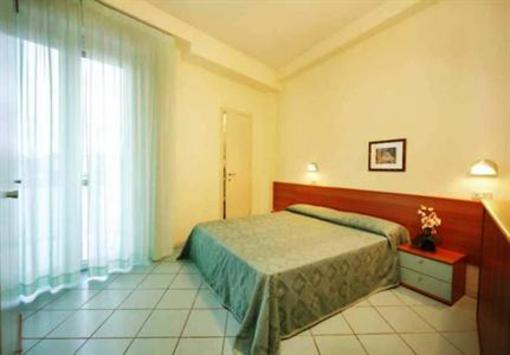фото отеля Residence Capitol Hotel Cattolica