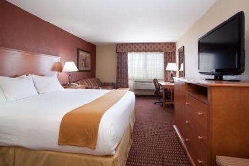 фото отеля Holiday Inn Express Raton