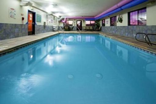 фото отеля Holiday Inn Express Raton