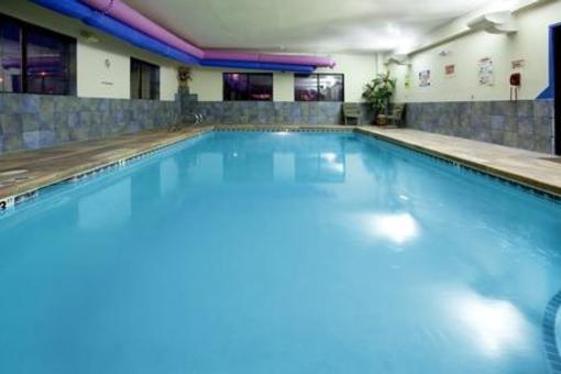 фото отеля Holiday Inn Express Raton