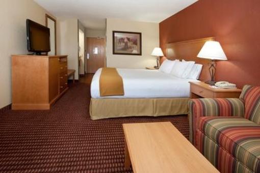 фото отеля Holiday Inn Express Raton