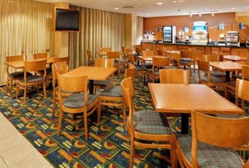 фото отеля Holiday Inn Express Southington