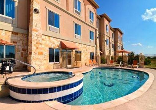 фото отеля Comfort Inn And Suites Alvarado