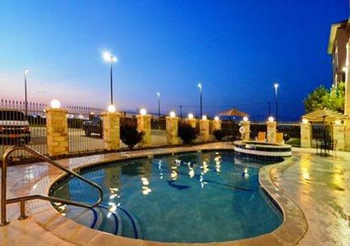 фото отеля Comfort Inn And Suites Alvarado