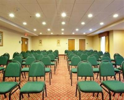 фото отеля Holiday Inn Express Hotel and Suites Petersburg Dinwiddie