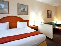 Holiday Inn Express Hotel and Suites Petersburg Dinwiddie