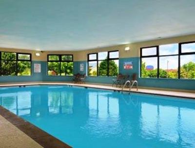 фото отеля Super 8 Airport - Nashville / Music City