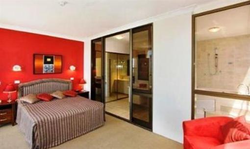 фото отеля Promenade Apartments Gold Coast