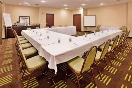 фото отеля Holiday Inn Express Hotel & Suites St Charles