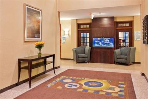 фото отеля Holiday Inn Express Hotel & Suites St Charles