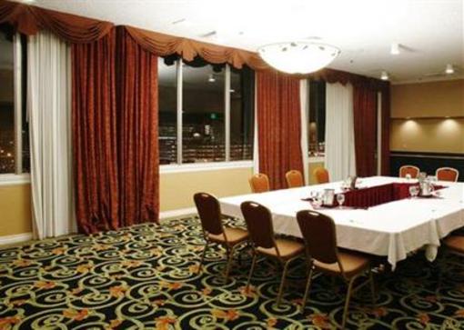 фото отеля Holiday Inn Seattle Airport SeaTac