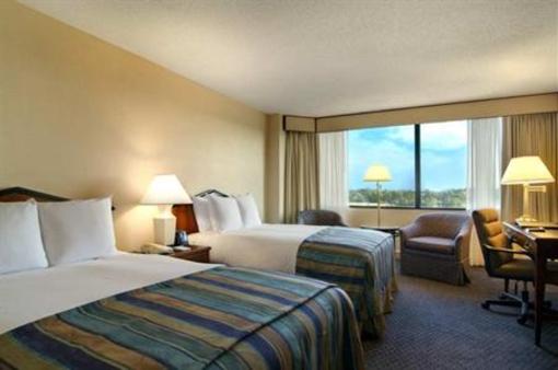 фото отеля Hilton Atlanta Northeast