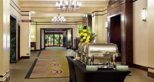 фото отеля Hilton Atlanta Northeast