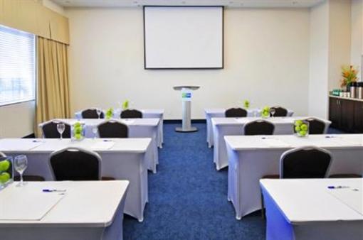 фото отеля Holiday Inn Express Toronto - Markham