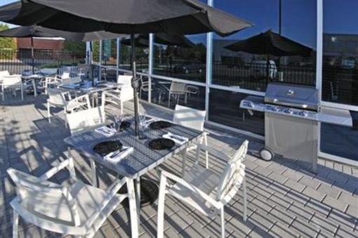 фото отеля Holiday Inn Express Toronto - Markham