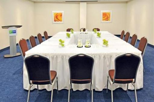 фото отеля Holiday Inn Express Toronto - Markham