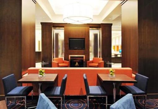 фото отеля Holiday Inn Express Toronto - Markham