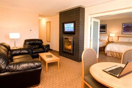 фото отеля Woodlands Inn & Suites