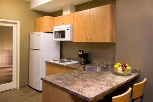 фото отеля Woodlands Inn & Suites