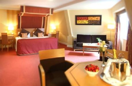 фото отеля Stillorgan Park Hotel