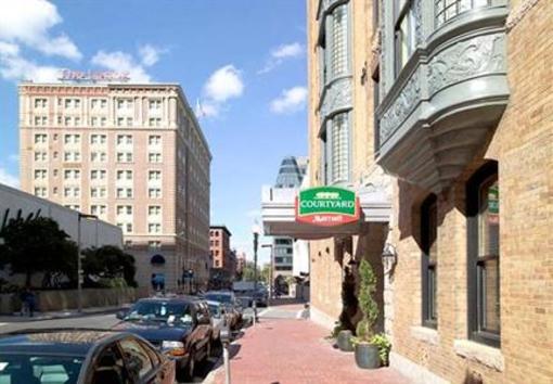 фото отеля Courtyard by Marriott Boston Copley Square