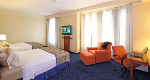 фото отеля Courtyard by Marriott Boston Copley Square