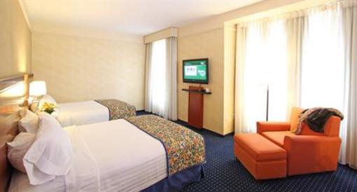 фото отеля Courtyard by Marriott Boston Copley Square